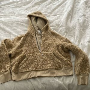 Lululemon oversized crop scuba Sherpa pullover size M/L